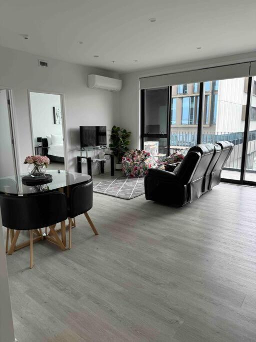2 Bedrooms Apprtmt Plus Underground Parking In Cbd Christchurch Dış mekan fotoğraf