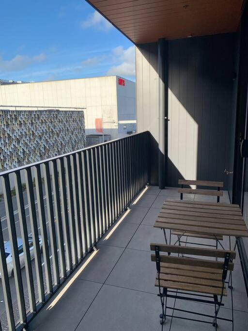 2 Bedrooms Apprtmt Plus Underground Parking In Cbd Christchurch Dış mekan fotoğraf