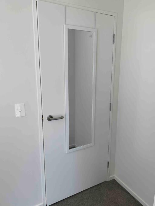 2 Bedrooms Apprtmt Plus Underground Parking In Cbd Christchurch Dış mekan fotoğraf