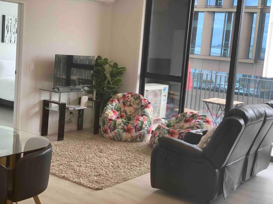 2 Bedrooms Apprtmt Plus Underground Parking In Cbd Christchurch Dış mekan fotoğraf
