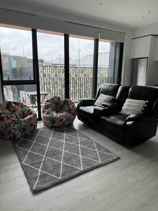 2 Bedrooms Apprtmt Plus Underground Parking In Cbd Christchurch Dış mekan fotoğraf