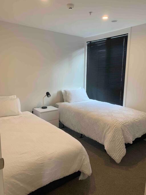2 Bedrooms Apprtmt Plus Underground Parking In Cbd Christchurch Dış mekan fotoğraf