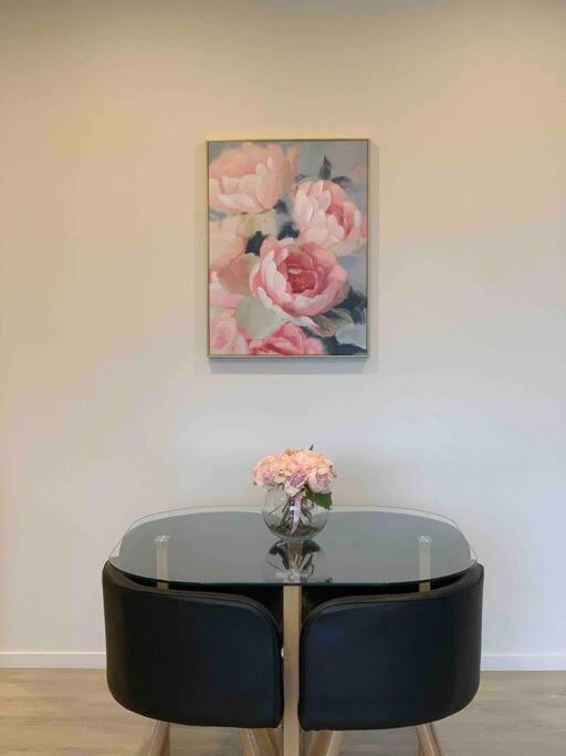 2 Bedrooms Apprtmt Plus Underground Parking In Cbd Christchurch Dış mekan fotoğraf