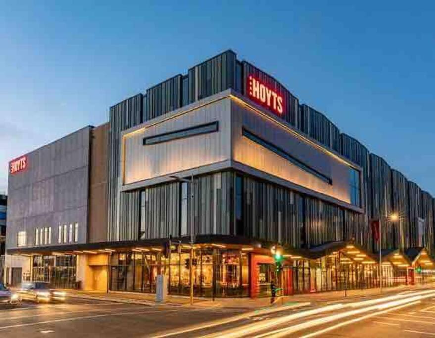 2 Bedrooms Apprtmt Plus Underground Parking In Cbd Christchurch Dış mekan fotoğraf