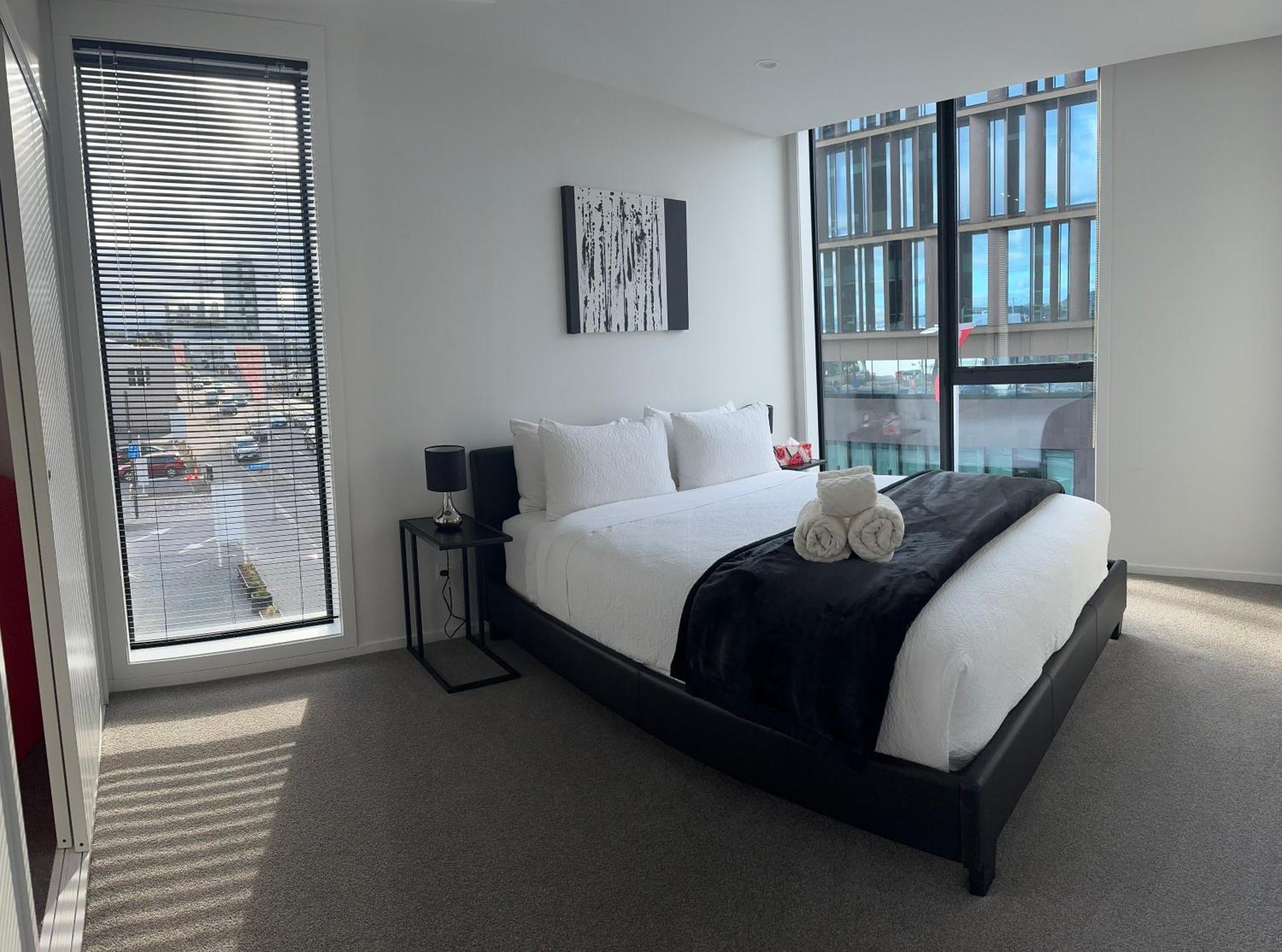 2 Bedrooms Apprtmt Plus Underground Parking In Cbd Christchurch Dış mekan fotoğraf